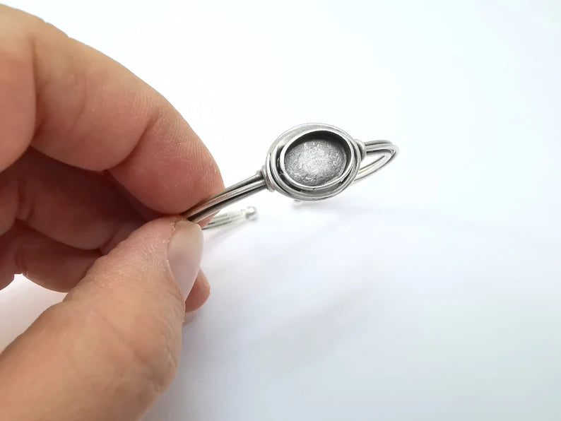 Wire Wrapped Bracelet Bezel, Wrap Cuff Resin Blank, Wristband Base, Cabochon Mounting, Adjustable Antique Silver Plated Brass 13x10mm G34948