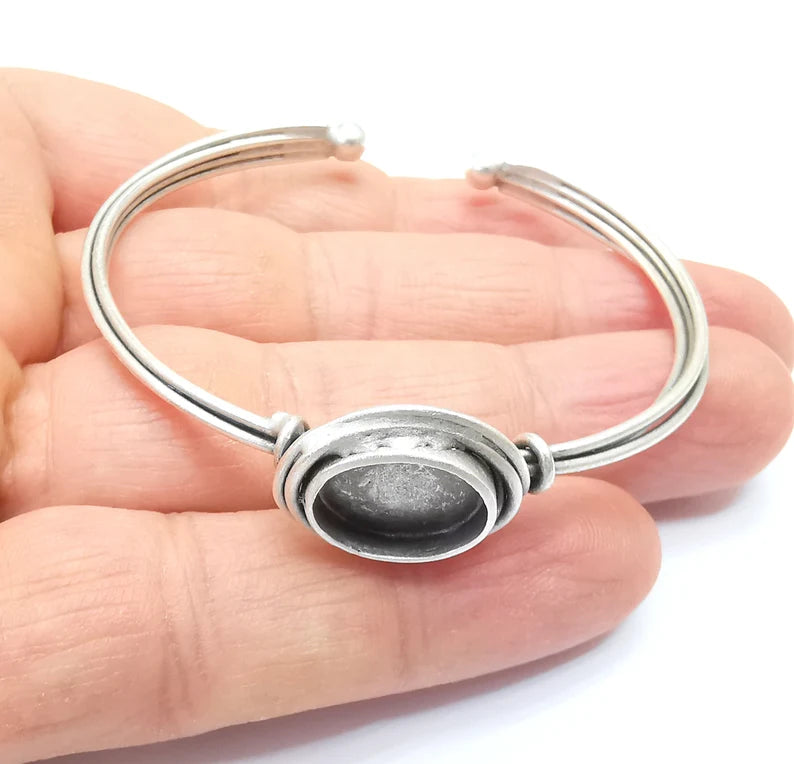 Wire Wrapped Bracelet Bezel, Wrap Cuff Resin Blank, Wristband Base, Cabochon Mounting, Adjustable Antique Silver Plated Brass 13x10mm G34948