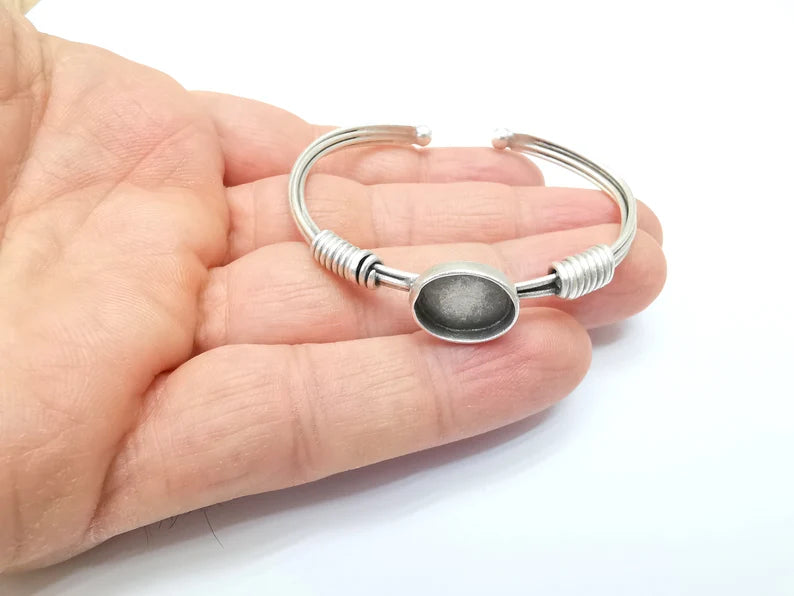 Wire Wrapped Bracelet Bezel, Wrap Cuff Resin Blank, Wristband Base, Cabochon Mounting, Adjustable Antique Silver Plated Brass 13x10mm G34953