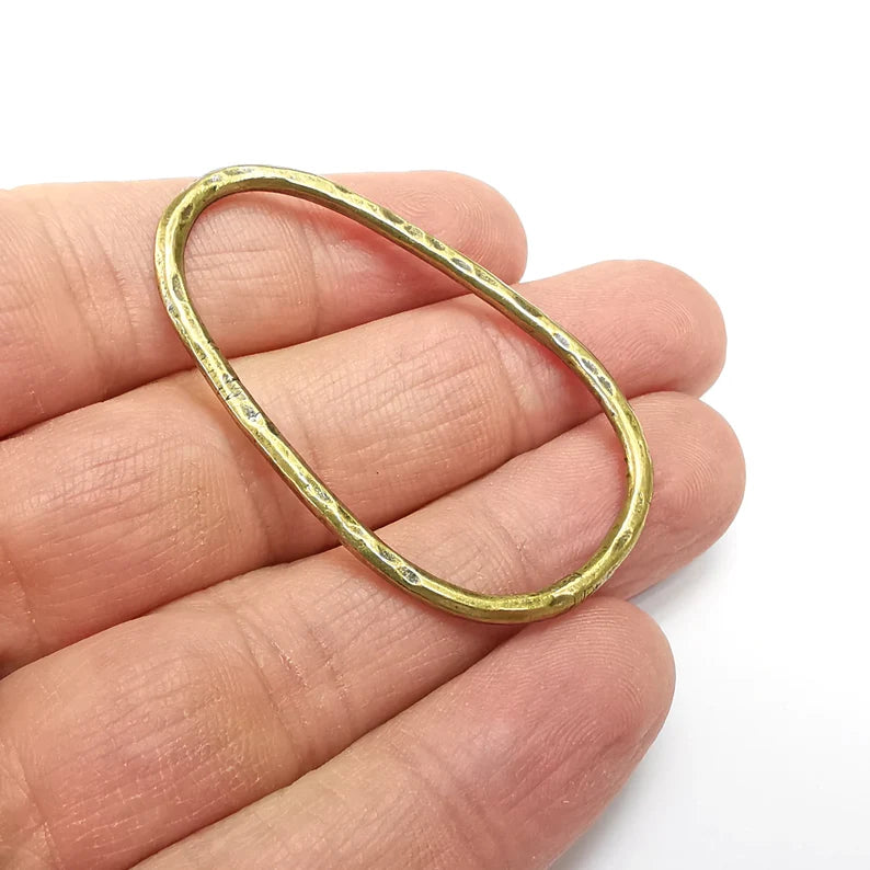 Hammered Findings, Oval Connector, Antique Bronze Plated (52x31mm) G34974