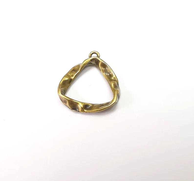 4 Bent Triangle Charms, Organic Shape Charms, Dangle Earring Charms, Bronze Pendant, Necklace Component, Antique Bronze Plated 23x20mm G35015