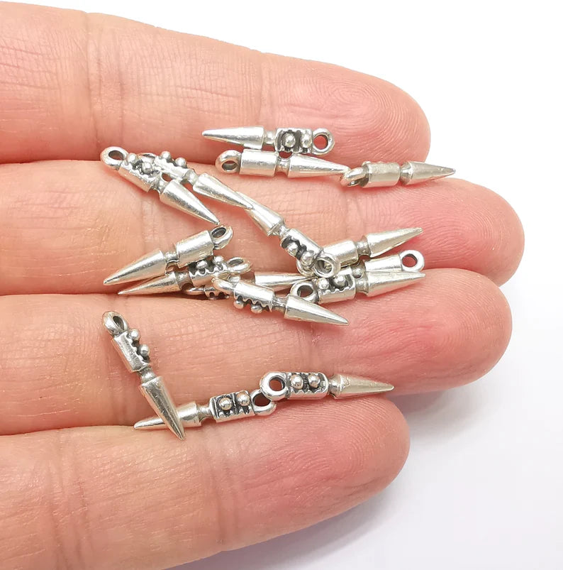 10 Spearhead Charms, Pointed Charms, Dangle Earring Charms, Chain Bracelet Component, Necklace Parts, Antique Silver Plated 18x3mm G35017