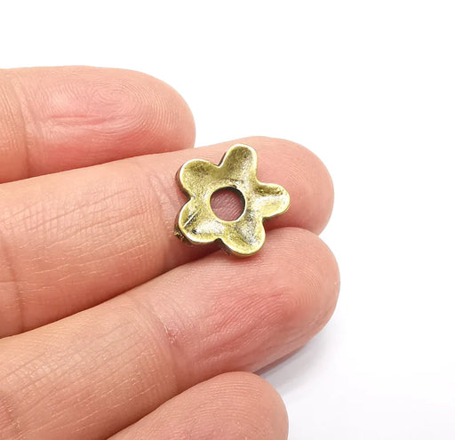 4 Bronze Flower Charms, Daisy Charms, Hollow Follow Charms, Bronze Connector, Necklace Parts, Antique Bronze Plated 14mm G35031