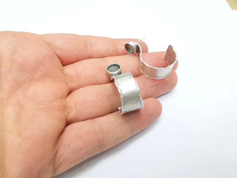 Silver Earring Base, Earring Blank, Ear Settings Bezel, Resin Blank, Cabochon Mountings, Antique Silver Plated Brass (8mm blanks) G35046