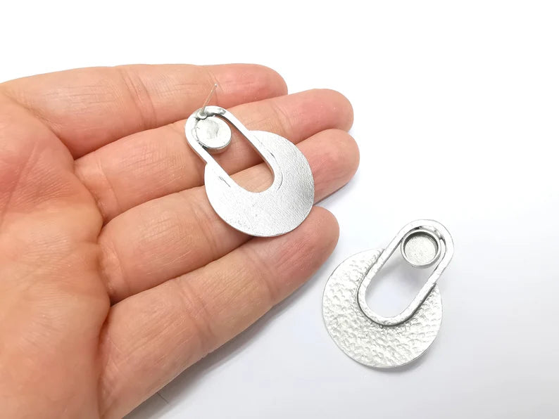 Silver Earring Base, Earring Blank, Ear Settings Bezel, Resin Blank, Cabochon Mountings, Antique Silver Plated Brass (8mm blanks) G35047
