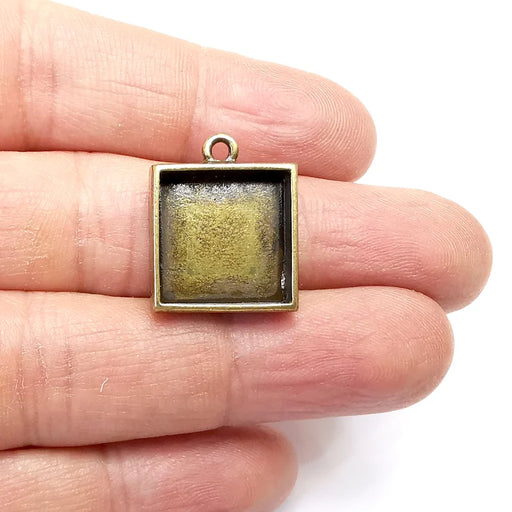 Bronze Pendant Blank, Cabochon Bezel, Locket Pendant Base, inlay Mountings, Resin Necklace, Antique Bronze Plated Metal (16mm blank) G35049