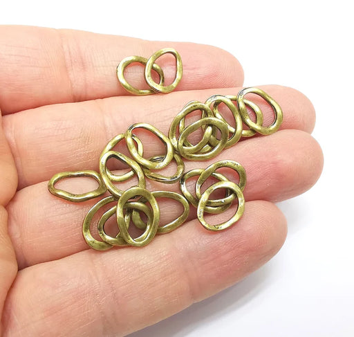 10 Organic Oval Circle Connector, Jewelry Parts, Hammered Bracelet Component, Antique Bronze Finding, Antique Bronze Plated (13x9mm) G35061