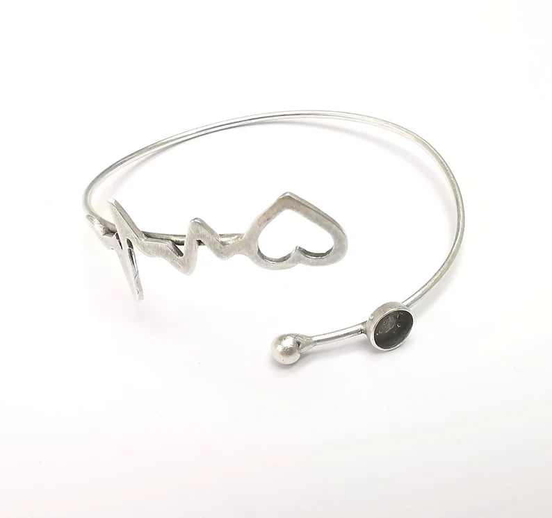Heart Beat Bracelet Bezel, Pulse Cuff Resin Blank, Wristband Cabochon Base, Cabochon Mountings, Antique Silver Plated Brass (6mm) G34868