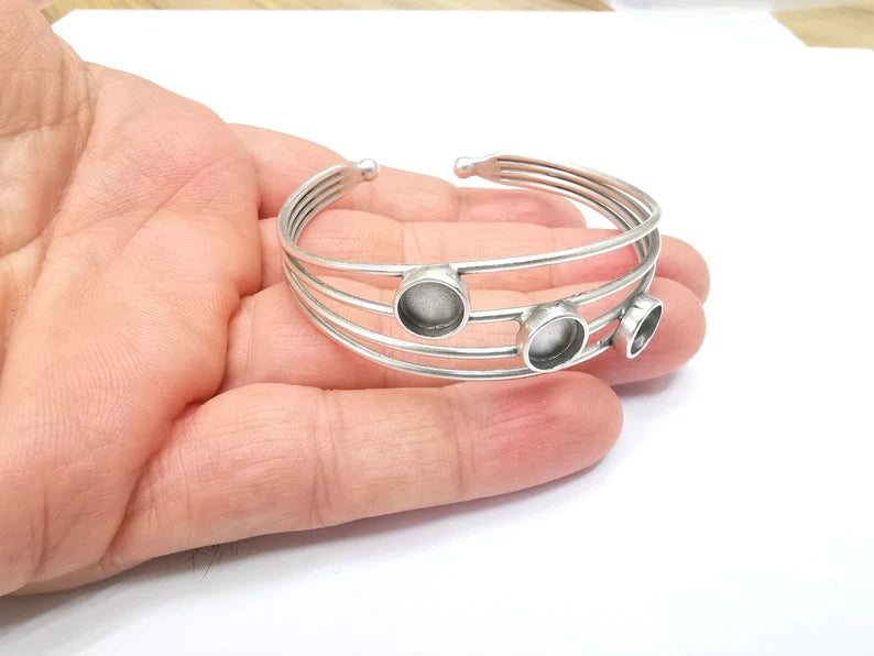 Round Wire Wrapped Bracelet, Bangle Bracelet Bezel, Cuff Resin Blank, Wristband Cabochon Base, Adjustable Antique Silver Brass (8mm) G34871