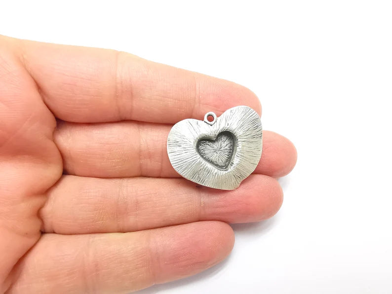 Heart Charms, Boho Charms, Love Charms, Dangle Earring Charms, Silver Pendant, Necklace Parts, Antique Silver Plated 34x27mm G35075