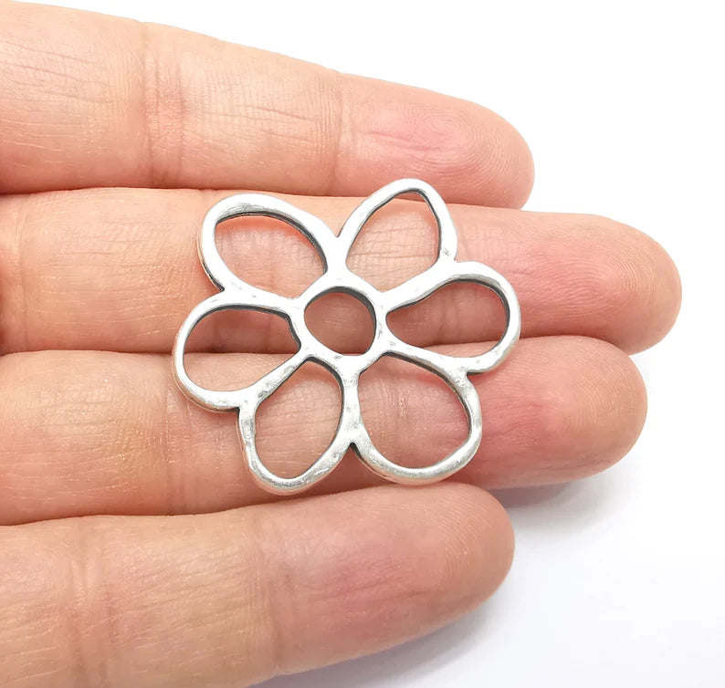 Silver Flower Charms, Daisy Charms, Flower Connector, Earring Charms, Silver Pendant, Necklace Parts, Antique Silver Plated 39x36mm G35094