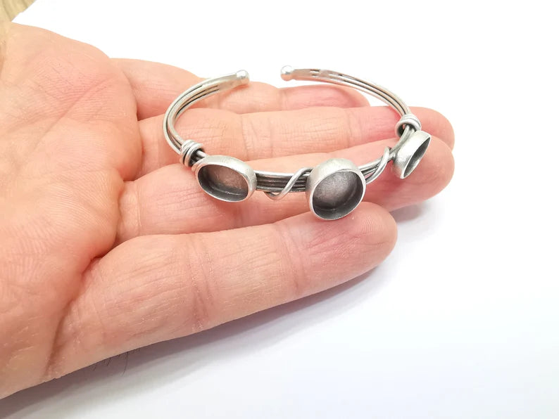 Wire Wrapped Bracelet Bezel, Wrap Cuff Resin Blank, Wristband Cabochon Base, Adjustable Antique Silver Plated Brass 13x10 and 11x8mm G34894