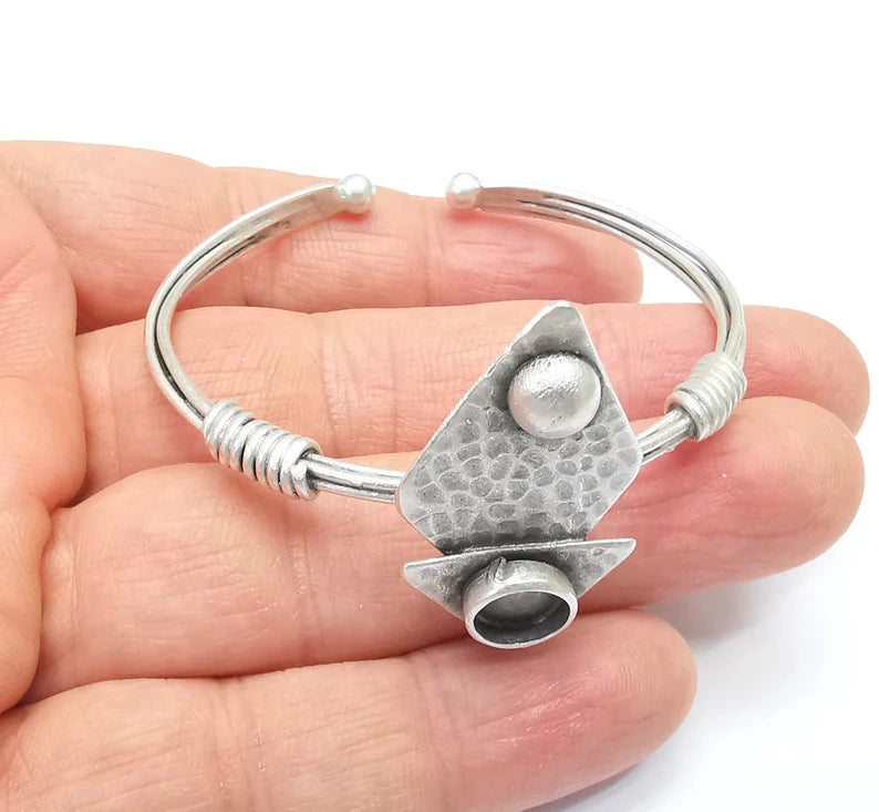 Wire Wrapped Bracelet Bezel, Wrap Cuff Resin Blank, Wristband Base, Cabochon Mountings, Adjustable Antique Silver Plated Brass (8mm) G34895
