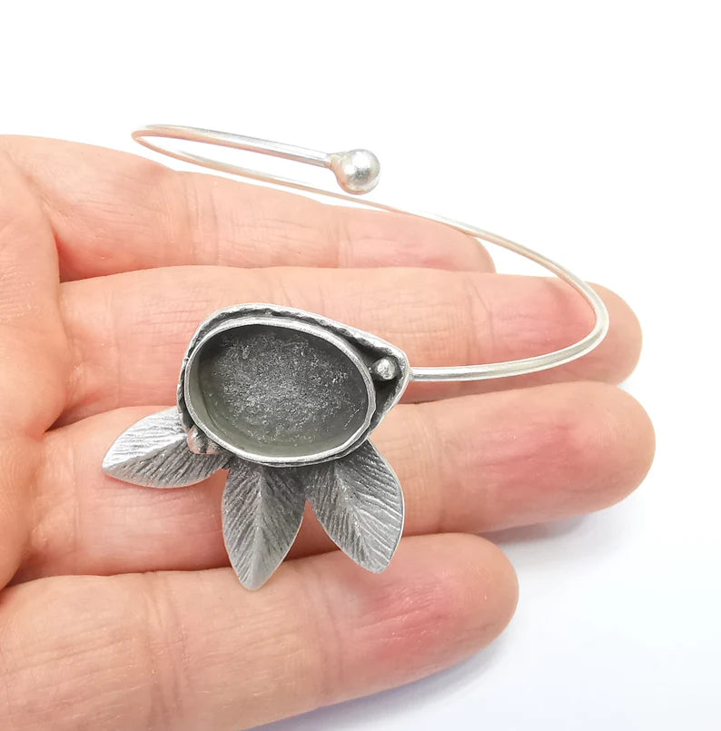 Wire Leaf Bracelet Bezel, Wrap Cuff Frame, Resin Blank, Wristband Cabochon Base, Adjustable Antique Silver Plated Brass 18x13mm G34897