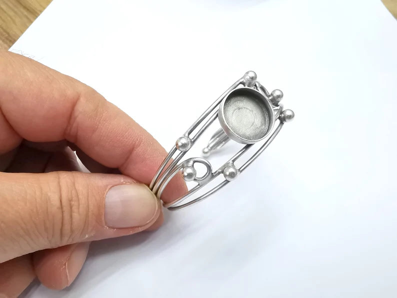 Wire Wrapped Bracelet Bezel, Wrap Cuff Resin Blank, Wristband Base, Cabochon Mountings, Adjustable Antique Silver Plated Brass (16mm) G34905