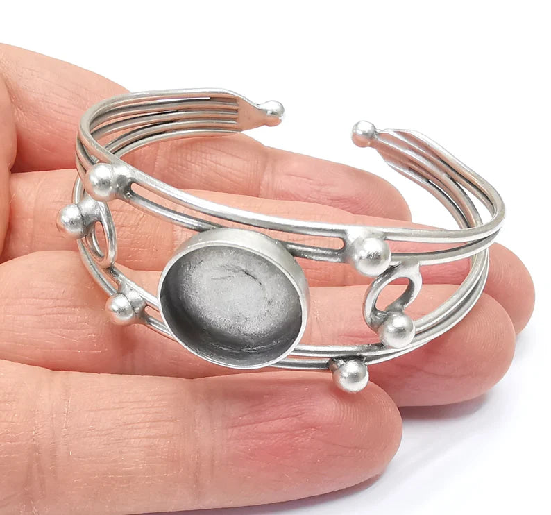 Wire Wrapped Bracelet Bezel, Wrap Cuff Resin Blank, Wristband Base, Cabochon Mountings, Adjustable Antique Silver Plated Brass (16mm) G34905