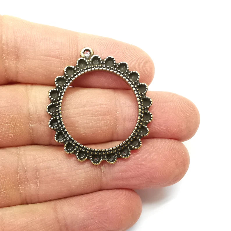 Flower Frame Charms, Round Charms, Ethnic Earring Charms, Bronze Rustic Pendant, Necklace Parts, Antique Bronze Plated 37x33mm G35116
