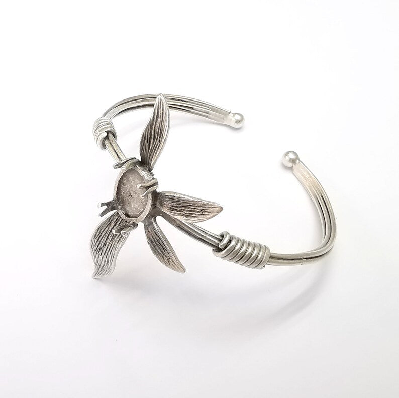 Leaf Bracelet Blank, Wire Wrapped Cuff, Bangle Bezel, Resin Blank, Wristband Cabochon Base, Adjustable Antique Silver Brass (11x8mm) G34927