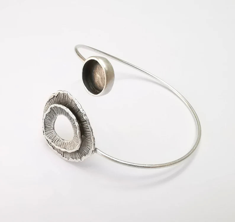 Wire Wrapped Bracelet Bezel, Wrap Cuff Resin Blank, Wristband Base, Cabochon Mountings, Adjustable Antique Silver Plated Brass (10mm) G34933