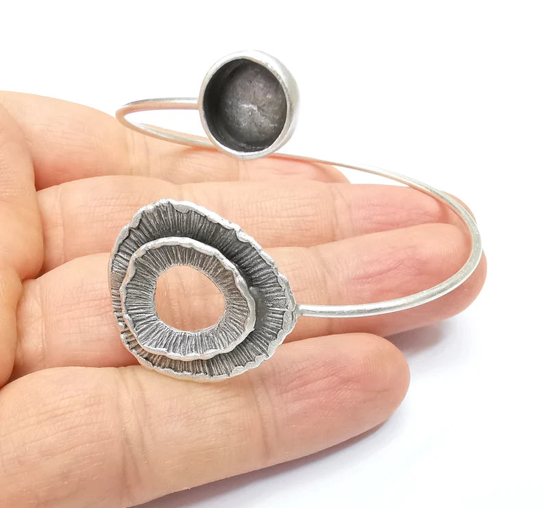 Wire Wrapped Bracelet Bezel, Wrap Cuff Resin Blank, Wristband Base, Cabochon Mountings, Adjustable Antique Silver Plated Brass (10mm) G34933