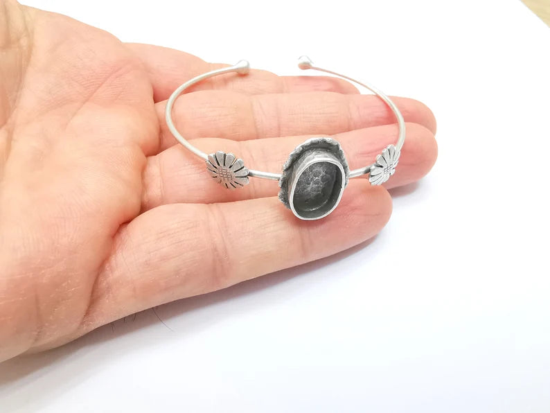 Wire Wrapped Bracelet Bezel, Wrap Cuff Resin Blank, Wristband Base, Cabochon Mounting, Adjustable Antique Silver Plated Brass 14x10mm G34934