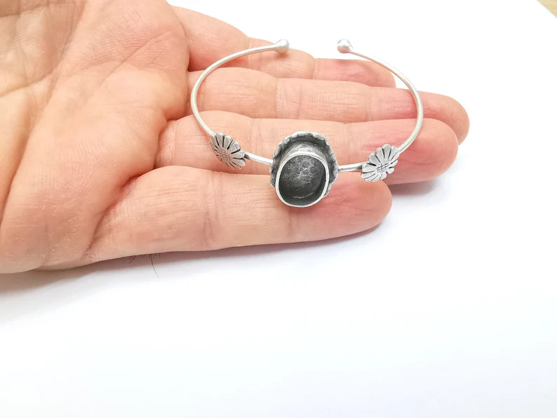 Wire Wrapped Bracelet Bezel, Wrap Cuff Resin Blank, Wristband Base, Cabochon Mounting, Adjustable Antique Silver Plated Brass 14x10mm G34934