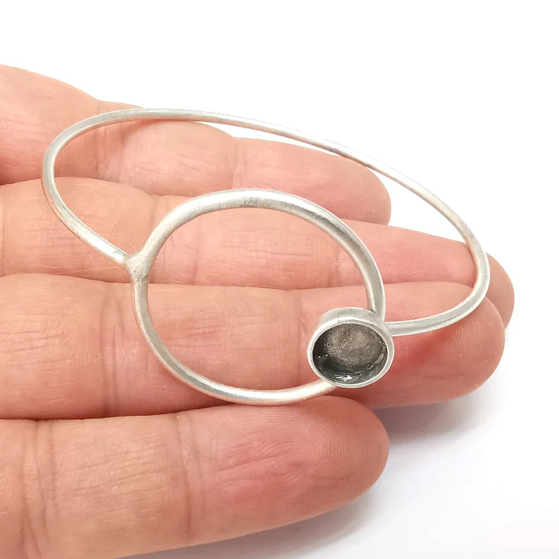 Wire Circle Bracelet, Silver Cuff, Bangle Bezel, Resin Blank, Wristband Cabochon Base, Adjustable Antique Silver Brass (8mm) G35605