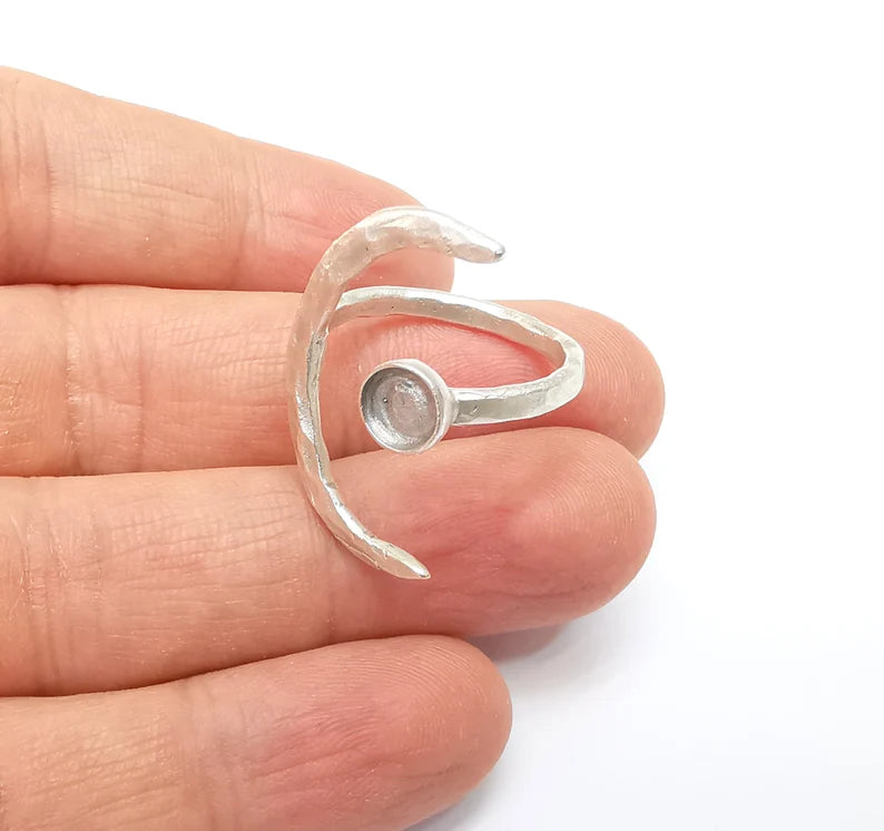 Crescent Ring Setting, Moon Ring, Celestial Ring, Cabochon Blank, Resin Bezel, Base Frame, Adjustable Antique Silver Plated Brass 6mm G34937