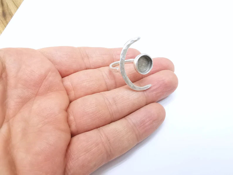 Crescent Ring Setting, Moon Ring, Celestial Ring, Cabochon Blank, Resin Bezel Frame, Adjustable Antique Silver Plated Brass 8mm G34945