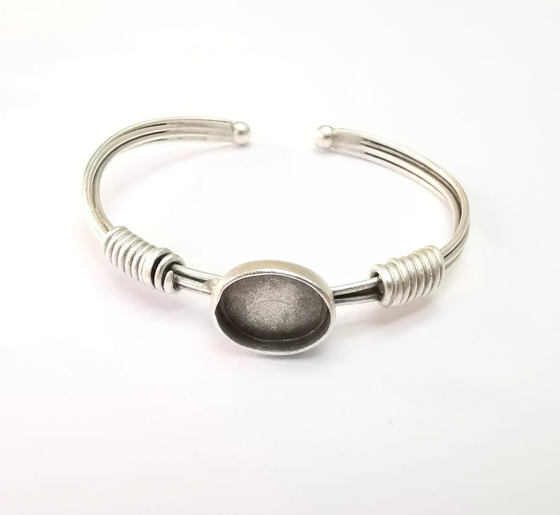 Wire Wrapped Bracelet Bezel, Wrap Cuff Resin Blank, Wristband Base, Cabochon Mounting, Adjustable Antique Silver Plated Brass 13x10mm G34953