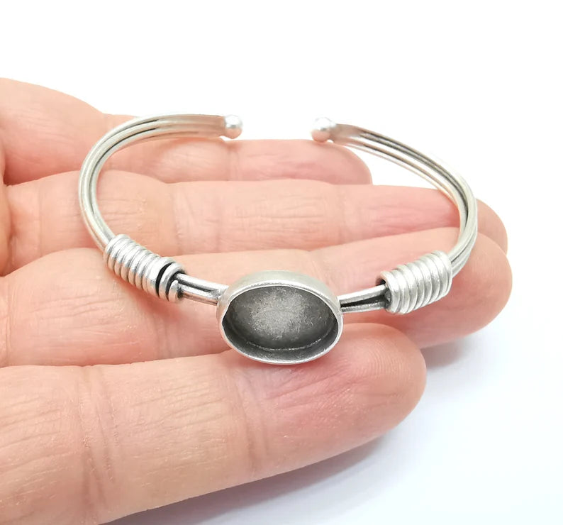 Wire Wrapped Bracelet Bezel, Wrap Cuff Resin Blank, Wristband Base, Cabochon Mounting, Adjustable Antique Silver Plated Brass 13x10mm G34953