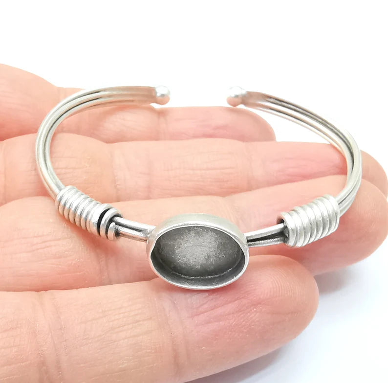 Wire Wrapped Bracelet Bezel, Wrap Cuff Resin Blank, Wristband Base, Cabochon Mounting, Adjustable Antique Silver Plated Brass 13x10mm G34953