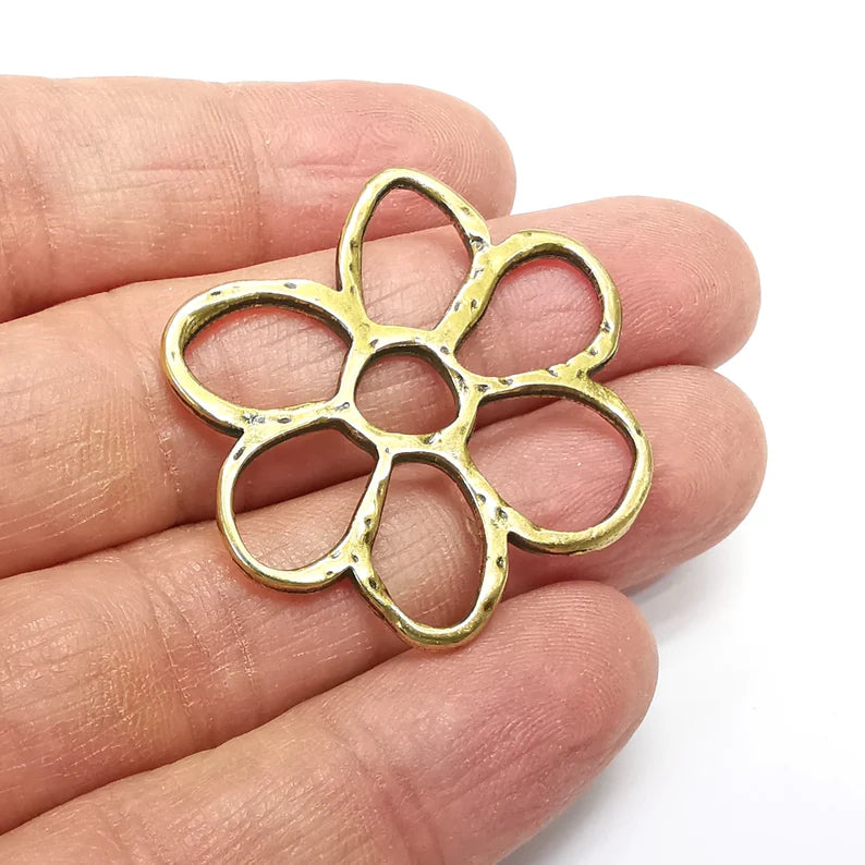 Bronze Flower Charms, Daisy Charms, Flower Connector, Earring Charms, Bronze Pendant, Necklace Parts, Antique Bronze Plated 39x36mm G35132