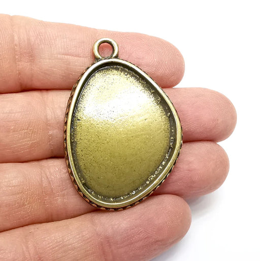 Bronze Pendant Blank, Cabochon Bezel, Frame Pendant Base, inlay Mountings, Resin Necklace, Antique Bronze Plated Metal 38x29mm blank G35136