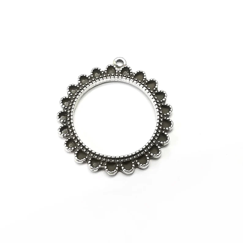 Flower Frame Charms, Round Charms, Ethnic Earring Charms, Silver Rustic Pendant, Necklace Parts, Antique Silver Plated 37x33mm G35138