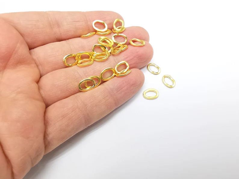 10 Organic Oval Circle Connector, Gold Plated Charms, Jewelry Parts, Hammered Bracelet Component, Gold Plated Findings (10x7mm) G35140