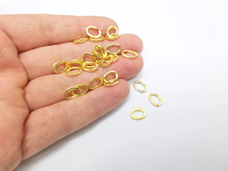 10 Organic Oval Circle Connector, Gold Plated Charms, Jewelry Parts, Hammered Bracelet Component, Gold Plated Findings (10x7mm) G35140