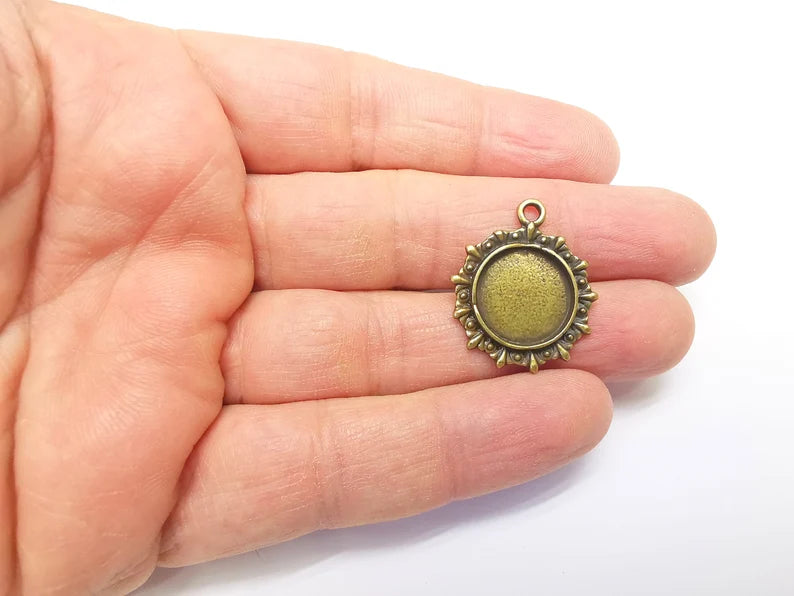 2 Bronze Pendant Blank, Cabochon Bezel, Locket Pendant Base, inlay Mountings, Resin Necklace, Antique Bronze Plated Metal (15mm blank) G35142