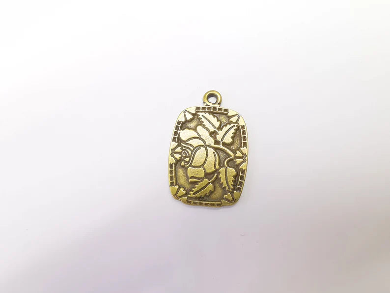 Flower Charms, Bronze Flower Pendant, Earring Charms, Bronze Pendant, Necklace Pendant, Antique Bronze Plated Metal 39x25mm G35144