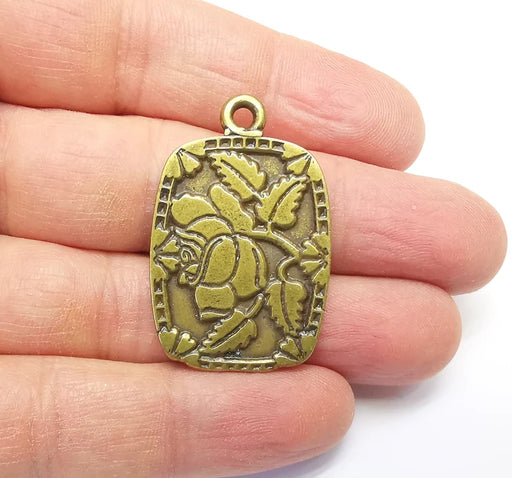 Flower Charms, Bronze Flower Pendant, Earring Charms, Bronze Pendant, Necklace Pendant, Antique Bronze Plated Metal 39x25mm G35144