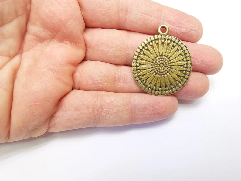 Bronze Pendant, Bronze Charms, Earring Charms, Dangle Pendant, Locket Pendant, Necklace Pendant, Antique Bronze Plated Metal 39x32mm G35148