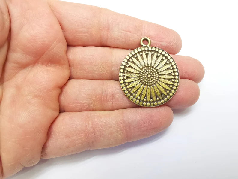 Bronze Pendant, Bronze Charms, Earring Charms, Dangle Pendant, Locket Pendant, Necklace Pendant, Antique Bronze Plated Metal 39x32mm G35148