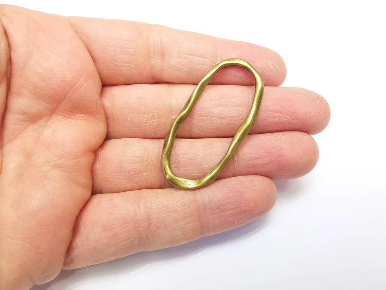 2 Organic Oval Circle Connector, Jewelry Parts, Hammered Necklace Component, Antique Bronze Finding, Antique Bronze Plated (48x23mm) G35151