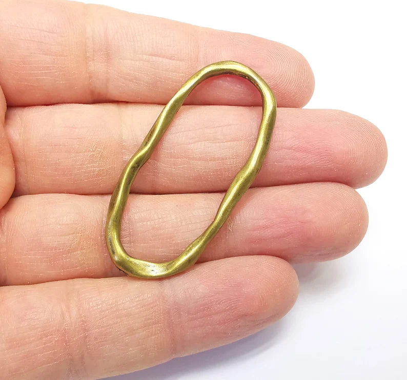 2 Organic Oval Circle Connector, Jewelry Parts, Hammered Necklace Component, Antique Bronze Finding, Antique Bronze Plated (48x23mm) G35151