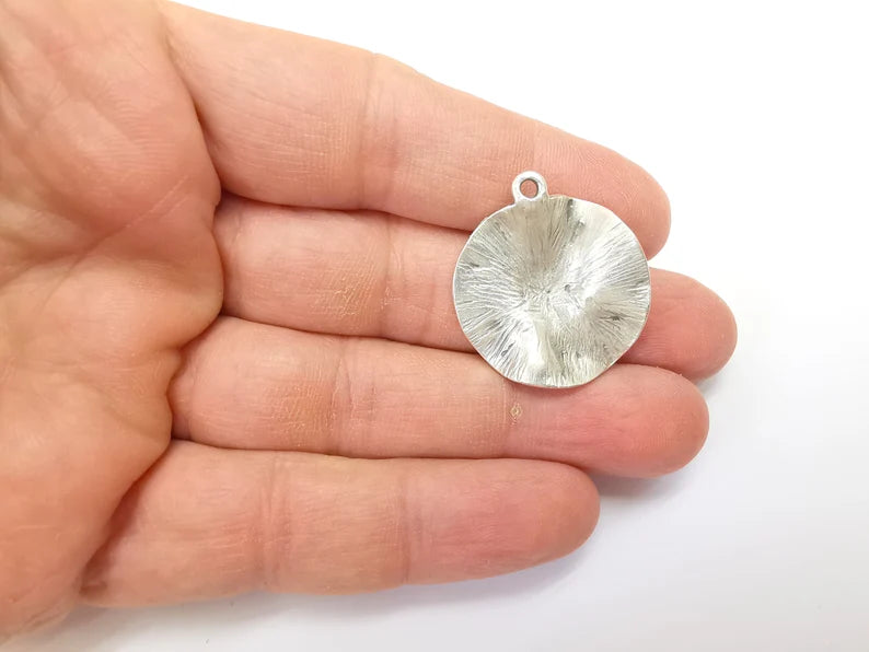 Wavy Circle Charms, Silver Boho Charms, Rustic Charms, Earring Charms, Silver Pendant, Necklace Parts, Antique Silver Plated 30x27mm G35155
