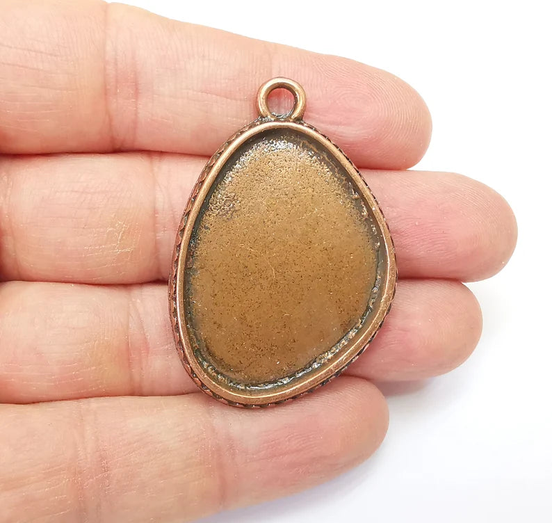 Copper Pendant Blank, Cabochon Bezel, Locket Pendant Base, inlay Mountings, Resin Necklace, Antique Copper Plated Metal 37x28mm blank G35160