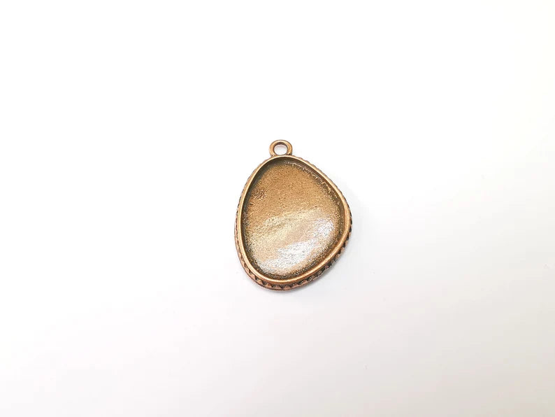 Copper Pendant Blank, Cabochon Bezel, Locket Pendant Base, inlay Mountings, Resin Necklace, Antique Copper Plated Metal 37x28mm blank G35160