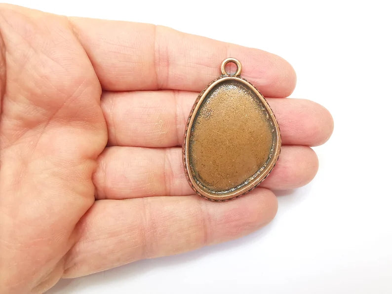 Copper Pendant Blank, Cabochon Bezel, Locket Pendant Base, inlay Mountings, Resin Necklace, Antique Copper Plated Metal 37x28mm blank G35160