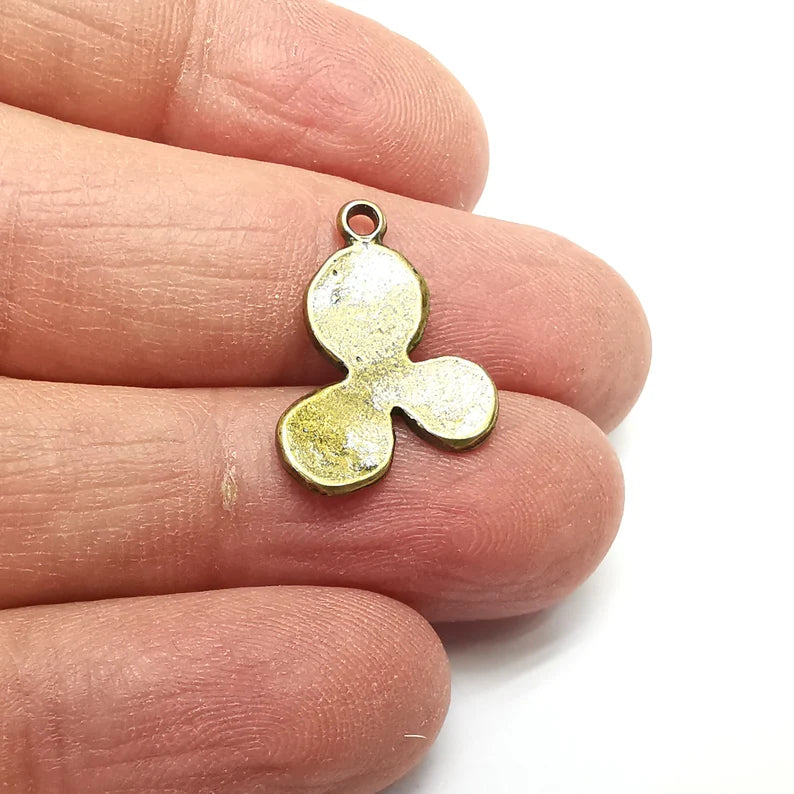 5 Flower Leaf Charms, Bronze Floral Charms, Earring Charms, Bronze Pendant, Necklace Pendant, Antique Bronze Plated Metal 22x16mm G35162