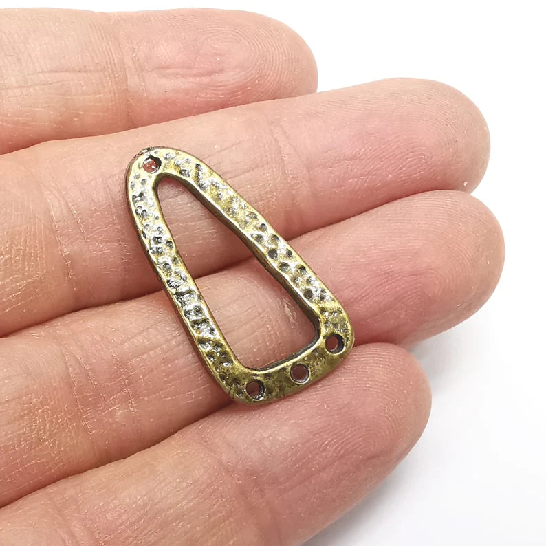 2 Hammered Charms, Connector Charms, Earring Charms, Bronze Pendant, Necklace Pendant, Antique Bronze Plated Metal 32x17mm G35164